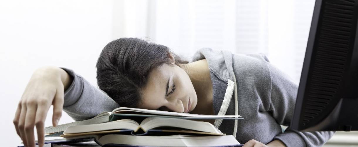 Признаки, указывающие на синдром хронической усталости и способы лечения болезни